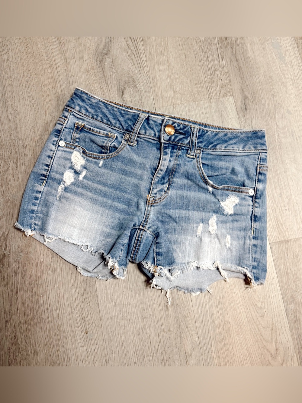 •AMERICAN EAGLE• MIDI DENIM SHORTS